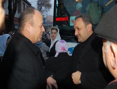 Azdavay Belediyesi 30 Kişiyi Umreye Gönderdi