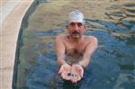 Sedef Hastaları Yosunlu Havuza Büyük İlgi Gösteriyor