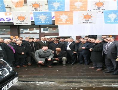 Ak Parti Kars Milletvekilli Seçim Bürosu’nda Vatandaşlarla Bir Araya Geldi