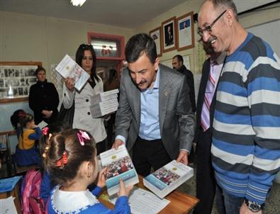 Bucalı Minik Öğrenciler Tatile Armağanla Girdiler