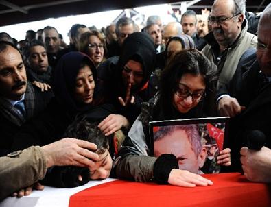 Cengiz Akyıldız’ı Binlerce Mhp’li Uğurladı