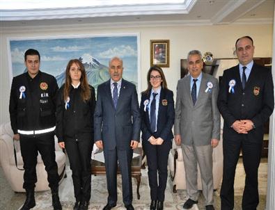 Gümrük Müdürlüğü Çalışanlarından Vali Pek’e Ziyaret