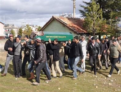 Öldürülen 2 Çocuk Annesi Toprağa Verildi