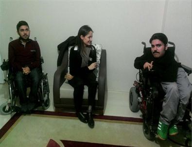 Şafak Pavey Engelli Kardeşleri Ziyaret Etti