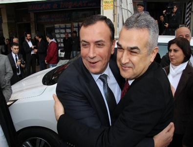 Ak Parti'nin Nazilli Adayı Acar, Çarşı Esnafını Ziyaret Etti