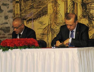 Başbakan Erdoğan, Libya Başbakanı Zeydan İle Bir Araya Geldi