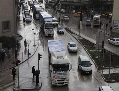 '9 Şehide 9 Tır” Kampanyasında Suriye’ye 3 Tır Yardım Malzemesi Gönderildi