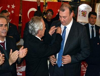 Ak Parti'den İstifa Eden Belediye Başkanı Saadet Partisi'ne Katıldı