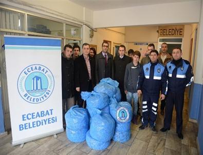 Eceabat Belediyesi’nden Mavi Kapak Kampanyasına Destek