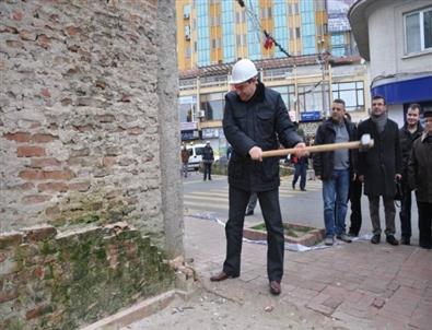 Tekirdağ Belediye Başkanı Dalgıç Yıkımda İlk Balyozu Vurdu