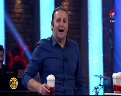 3 Adam'da Ben Bilmem Eşim Bilir'in bardak oyunu