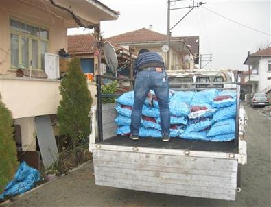 Akyazı Belediyesi İhtiyaç Sahibi Ailelere Yardımlarına Devam Ediyor