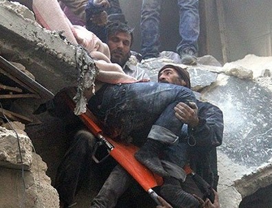 Suriye'de varil bombalı katliam!