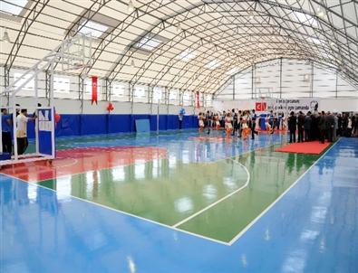 Başkan Ak’tan Keçiörenli Gençlere Spor Alanları Hediyesi