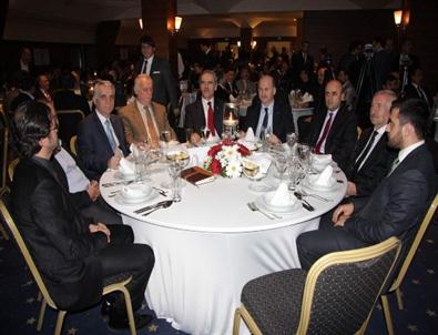 Belediye Başkan Aday Adayları Akşam Yemeğinde Buluştu