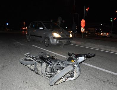 Otomobil İle Şarjlı Bisiklet Çarpıştı Açıklaması