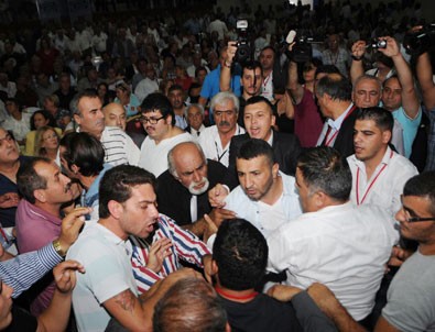 CHP yine birbirine girdi