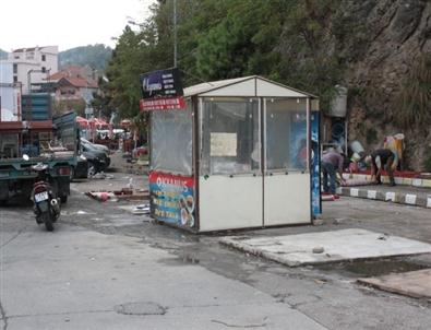 Amasra’da Büfeler Kaldırıldı