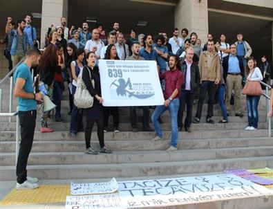 Ege Üniversitesi İşgalinin İlk Duruşması Öncesi Öğrencilerden Eylem