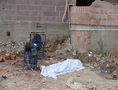 İnşaattan Düşen Sıva Ustası Hayatını Kaybetti