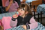 DİŞ FIRÇALAMA - Yozgat Halk Sağlığı Müdürlüğü Öğrencilere Diş Fırçası Dağıtıp Diş Fırçalama Şeklini Öğretti