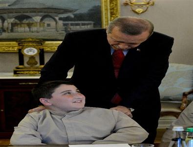 Çanakkale’den Getirilen Toprak ve Bayrak Cumhurbaşkanı Erdoğan’a Sunuldu