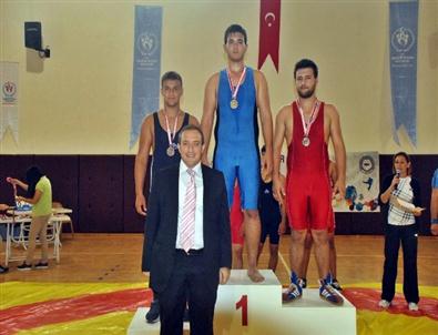 Demre'de Minder Güreş Turnuvası Düzenlendi