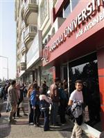 AYDıN MERKEZ - Aöf Öğrencileri Dijital Çağda Yaşanan Bu Kuyruğa İsyan Etti