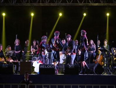 Zeytin Hasat Şenliğine Zeybek Damgası