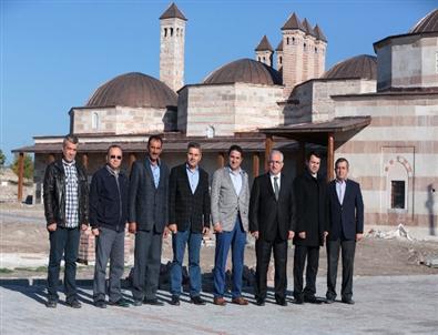 Vali Tuna, Şucaaddin Veli Türbesi’nde İnceleme Yaptı