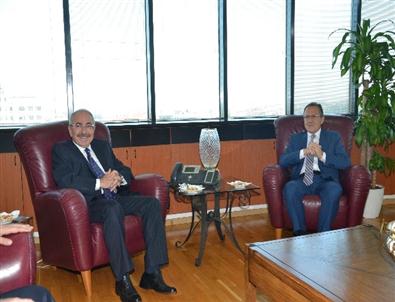 Vali Yaman'dan Başkan Uğur'a Ziyaret