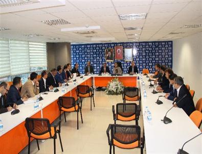 Ak Parti’de İstişare Toplantısı