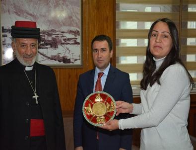 Başpiskopos Gewargis Sliwa’dan Hakkari Belediyesi’ne Ziyaret