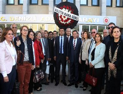 Chp, Denizli Adalet Sarayına Siyah Çelenk Bırakıp Oturma Eylemi Yaptı