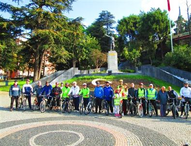 İzmit'te Bisiklet Turları Devam Ediyor