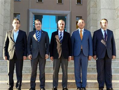 Sivas Belediye Başkanı Aydın, Baro Başkanı Eliş’i Ziyaret Etti