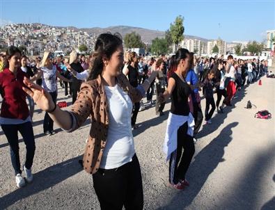 Bayraklı, Cumhuriyet'i Şanına Layık Kutlayacak