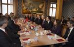 LETONYA ÜNIVERSITESI - Erdoğan ve Letonyalı Mevkidaşı, Heyetler Arası Görüşmeye Başkanlık Etti