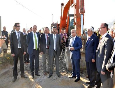 Salihli’de, Tehlike Oluşturan Dur-geç Köprüleri Yıkıldı