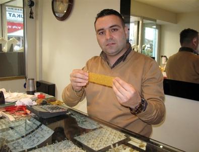 Uyanık Kuyumcu Dolandırıcıları Yakalattı