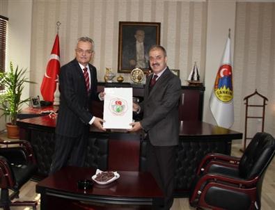 Vali Özcan Başkan Dinç'i Makamında Ziyaret Etti