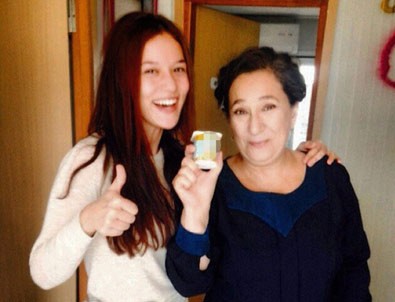 Fahriye Evcen'in makyajsız hali şaşırttı