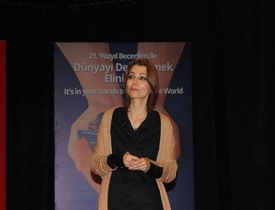 Elif Şafak, Yaratıcı Yazarlık Atölyesi'nde Öğrencilerle Buluştu