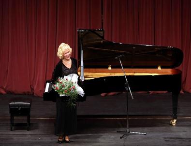Gülsüm Onay’dan Piyano Resitali