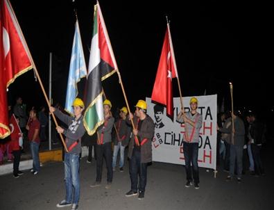 Antalya’da Baretli Cumhuriyet Yürüyüşü