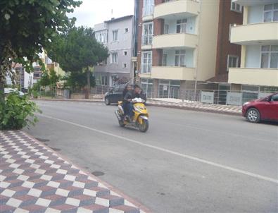 Bilecik Polisinden Motosiklet Sürücülerine Kask Uyarısı