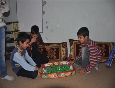 Hafızlığını Tamamlayınca Ailesi Umreye Gönderiyor