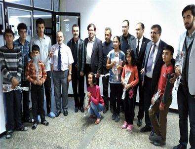 İmam Hatip Öğrencilerinden, İşitme Engelli Öğrencilere Ziyaret