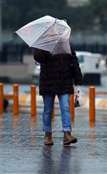 DENIZ OTOBÜSÜ - İstanbul’da Etkili Olan Yağış Hayatı Olumsuz Etkiledi