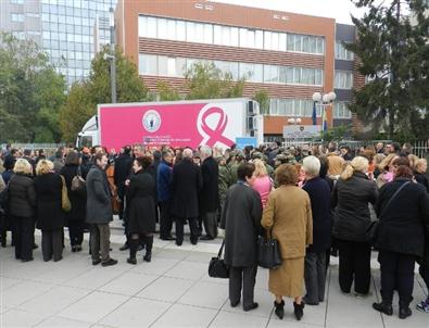 Kosova Gezici Mamografi Cihazına Kavuştu